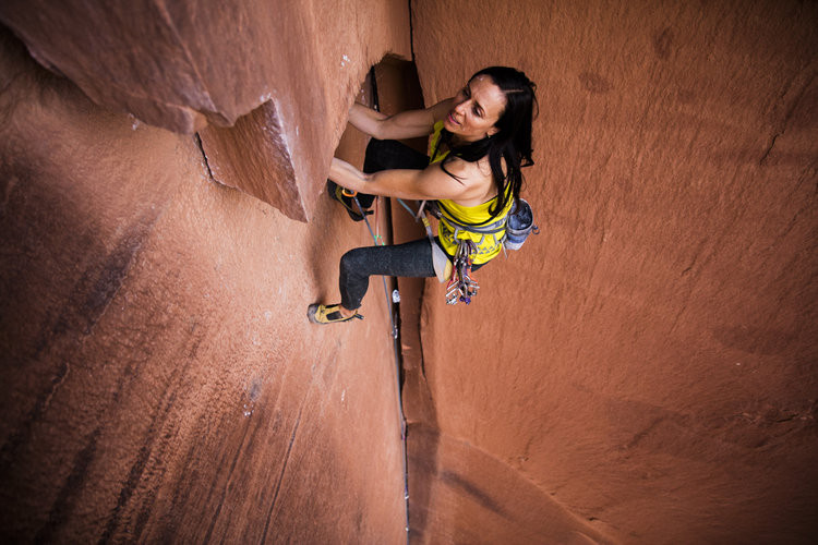 Steph-David-climbing-on-red-rock Steph-David-climbing-on-red-rock